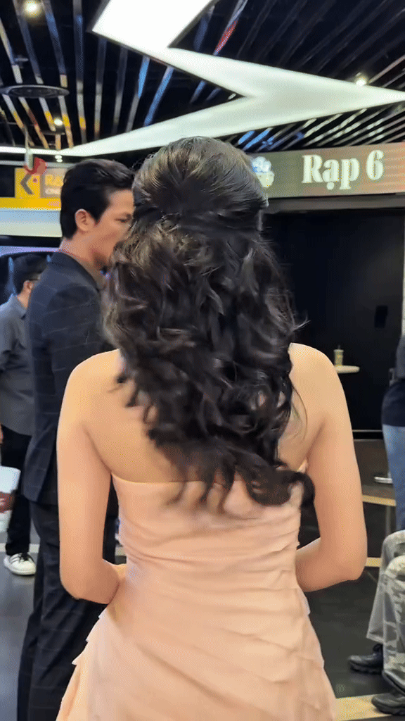 Mỹ nhân Việt vừa ngoảnh đầu đã khiến 3 triệu người mê mẩn, nhan sắc kinh diễm xứng đáng top đầu showbiz- Ảnh 1.