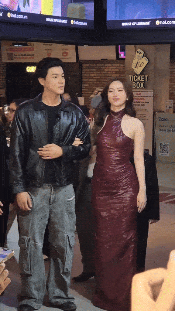 Bắt gặp Phương Anh Đào khoác tay trai lạ cực tình tứ, hoá ra là crush quốc dân điển trai ăn đứt Tuấn Trần- Ảnh 7.