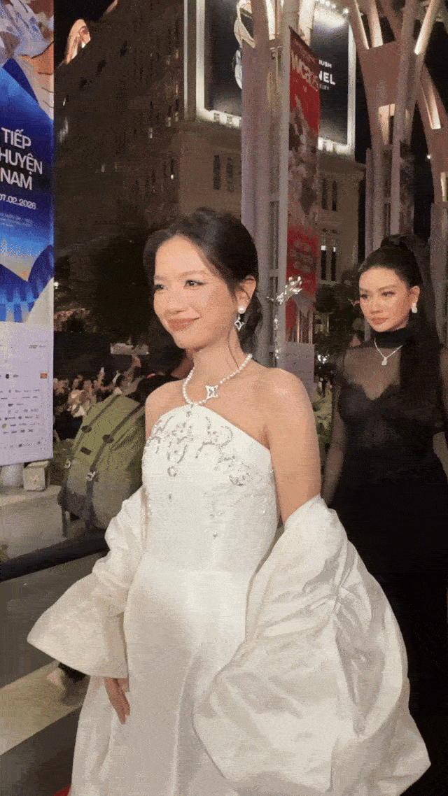 Dàn sao Mưa Đỏ khoe visual cháy khét trên thảm đỏ WeChoice Awards 2025, Steven Nguyễn chấp hết mọi cam thường- Ảnh 7.