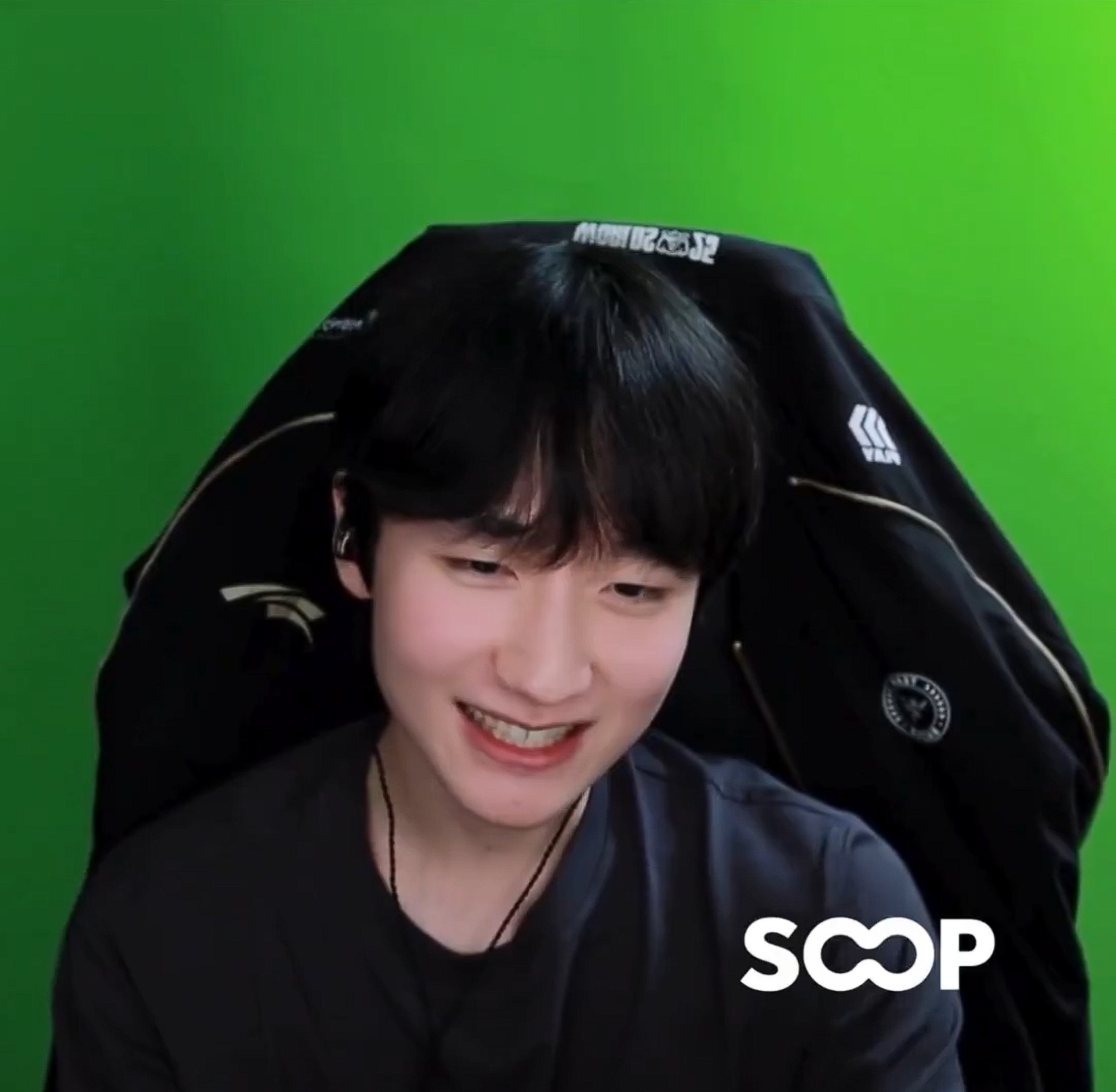 Peanut và Khan cùng chia sẻ một sự thật