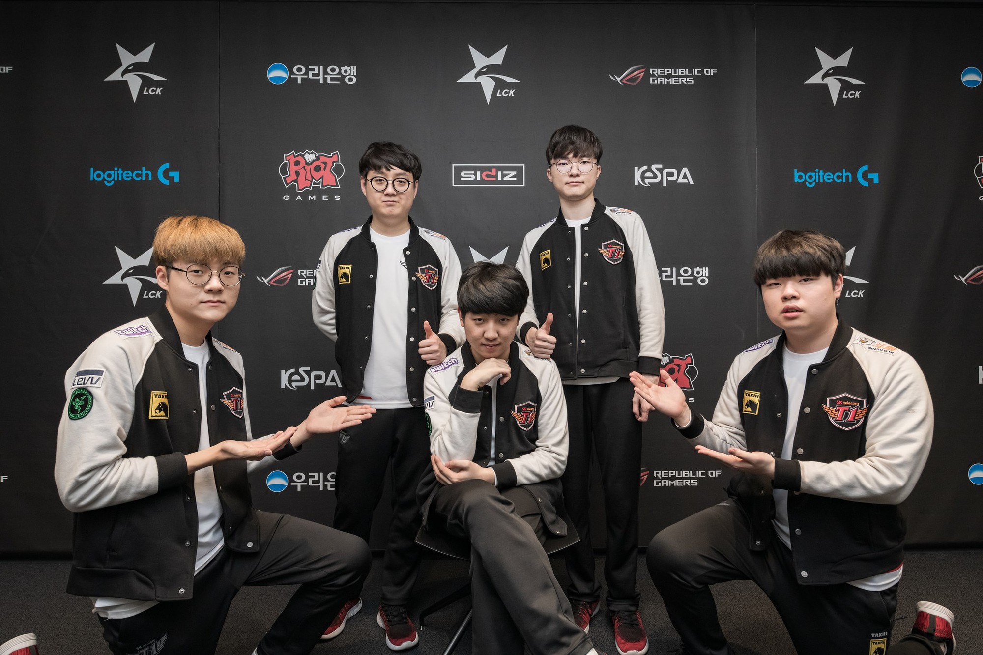 Peanut và Khan cùng chia sẻ một sự thật