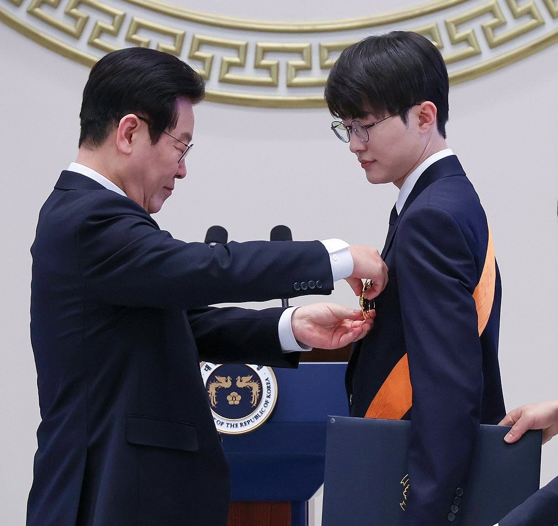 Khán giả soi ra loạt đãi ngộ dành cho Faker nhưng có một nhân vật sẽ phải chịu áp lực cực lớn- Ảnh 1.