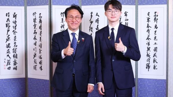 Cuộc đối thoại đặc biệt giữa Thủ tướng Hàn Quốc và huyền thoại LMHT Faker (P1): Tầm nhìn cho Esports faker thu tuong han 1jpg