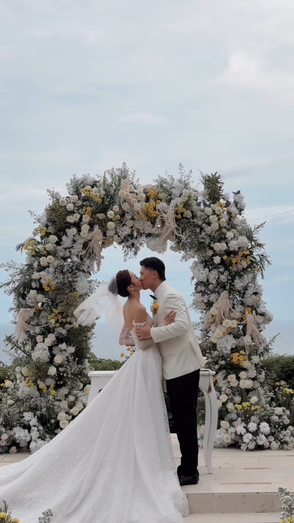 "Nữ thần chân dài" bí mật cưới người tình lâu năm fauizfitwpyw6yqe8fb8ukvsqtzgbv2qihhegsiyrbk 17707090785962146815551 1770716634439 1770716634673455418245