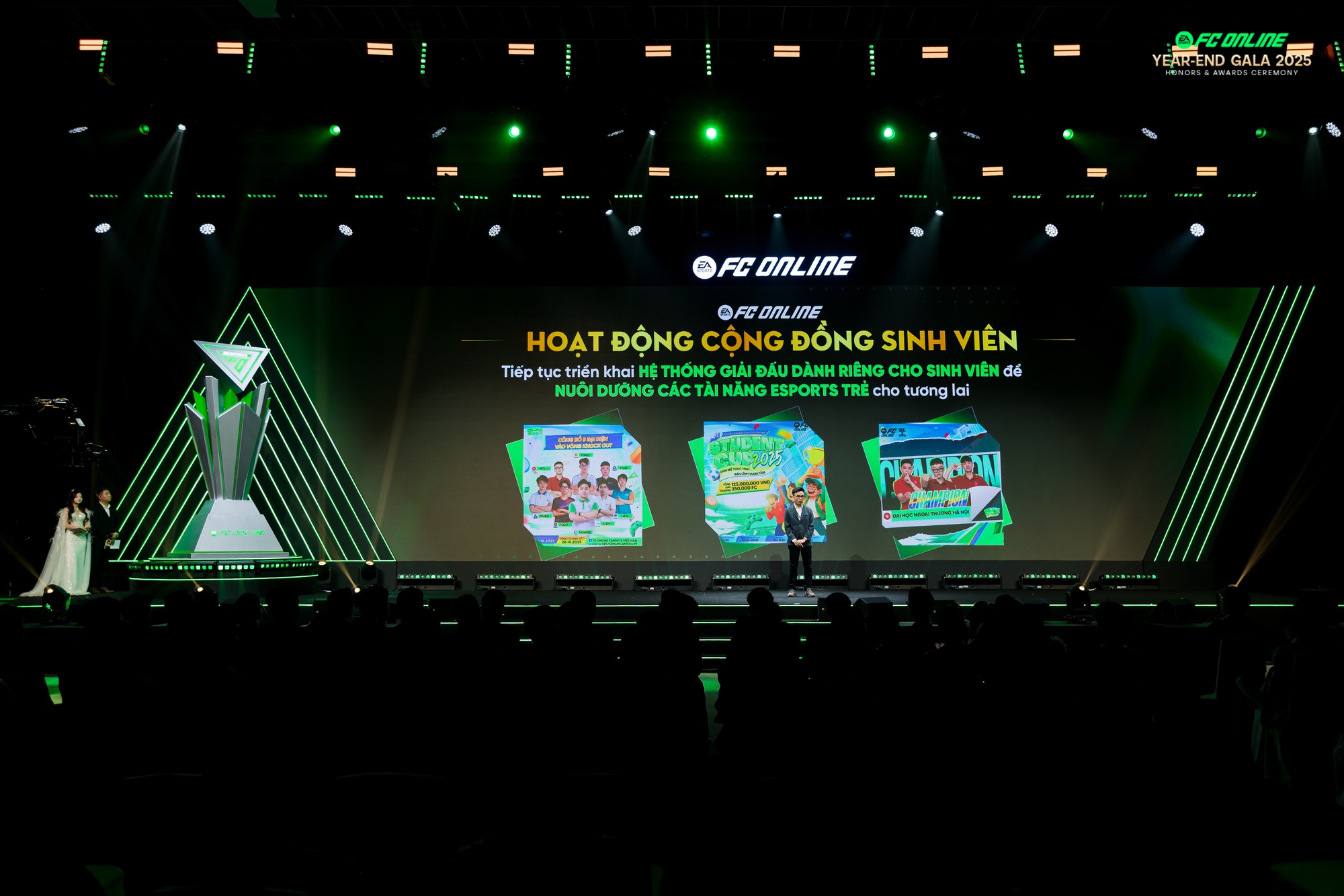 FC Online Year-End Gala 2025 - “Shine Your Journey – Build Our Greatness”- Ảnh 10. FC Online Year-End Gala 2025 - “Shine Your Journey – Build Our Greatness”- Ảnh 10.