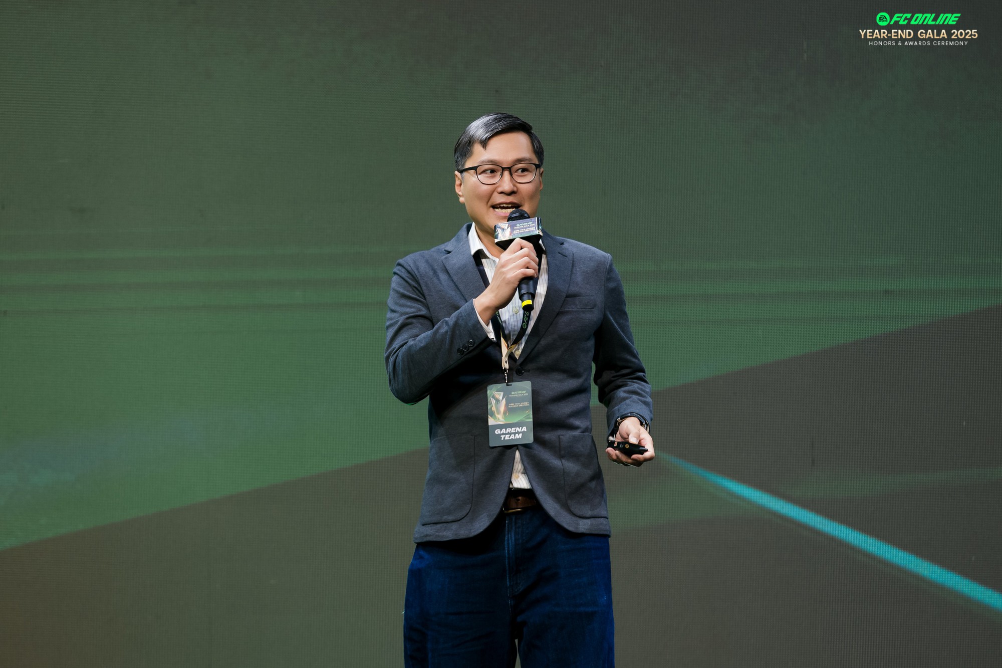 FC Online Year-End Gala 2025 - “Shine Your Journey – Build Our Greatness”- Ảnh 1. FC Online Year-End Gala 2025 - “Shine Your Journey – Build Our Greatness”- Ảnh 1.