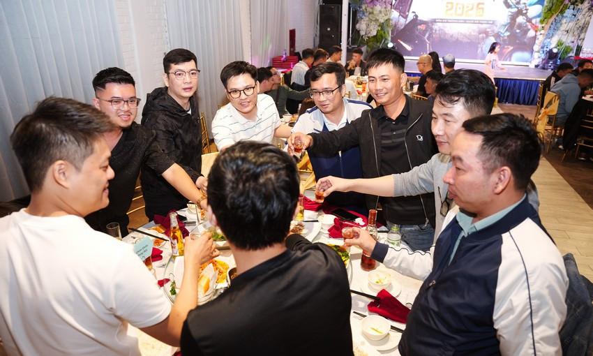 fgald1r Hàng trăm game thủ Kiếm Thế hội tụ tại Đại Kiếm Hội 2026 fgald1r