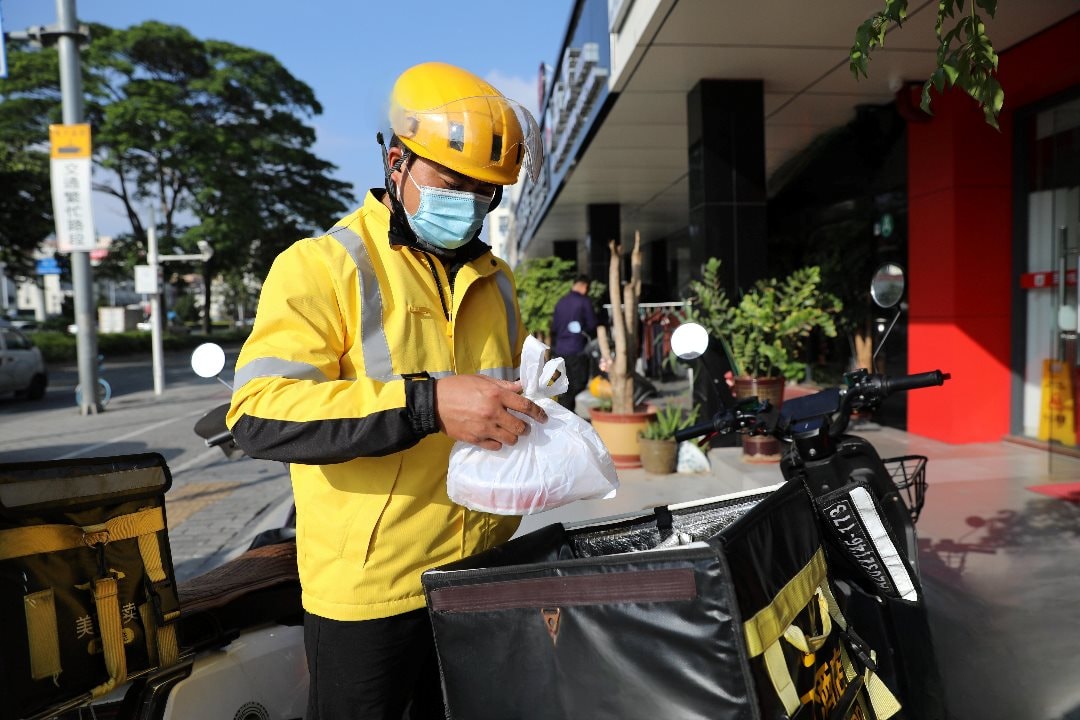 Sao kê tài khoản một shipper, phát hiện 3,6 tỷ đồng không phải lương thưởng chuyển vào liên tục trong 1 năm- Ảnh 2.