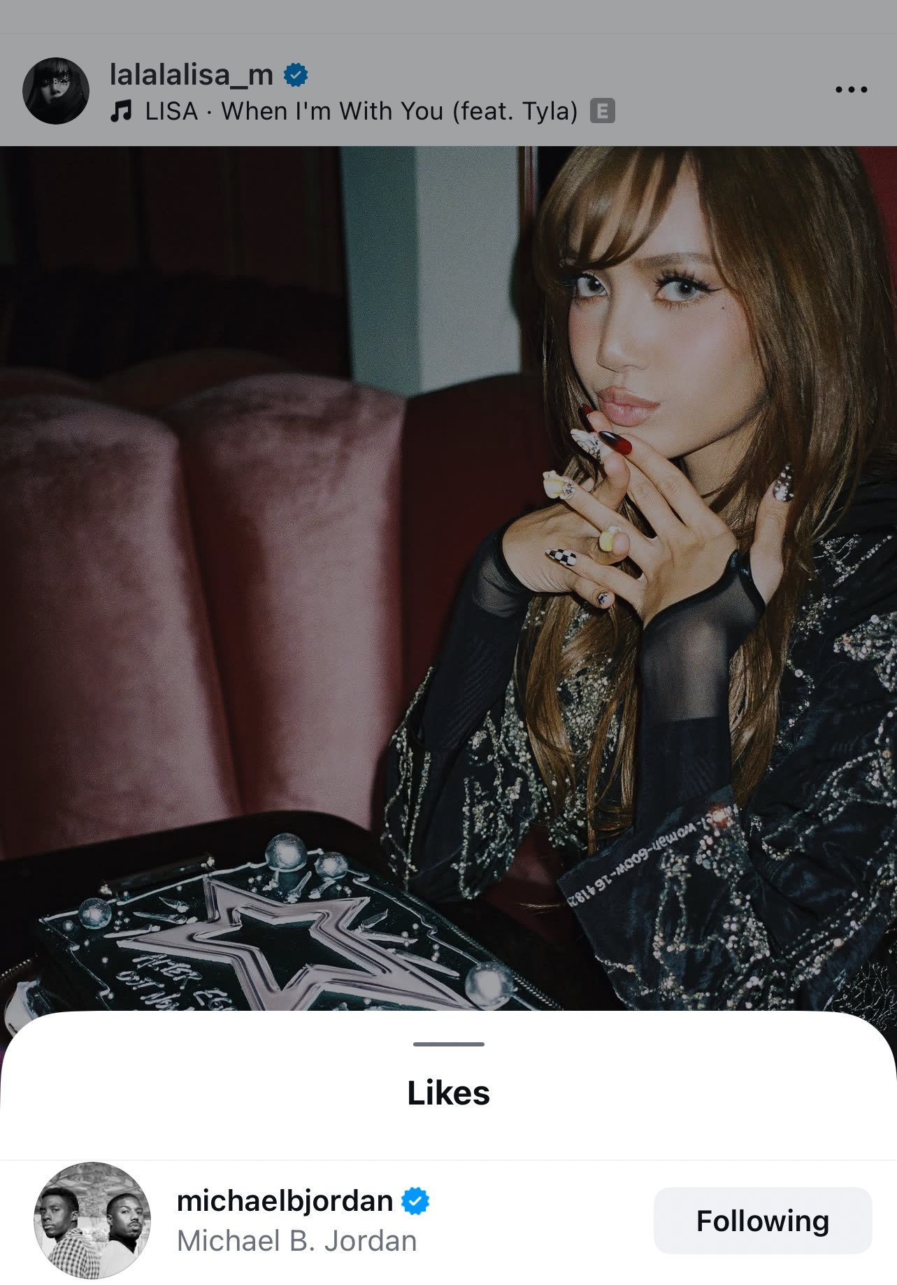 g-bxcz3buaatsee-17683845666751961254222-1768445047465-1768445047801637695851 "Bắt gọn" tài tử say đắm ngắm Lisa ở Quả Cầu Vàng, bạn trai tỷ phú đã có đối thủ rồi? g bxcz3buaatsee 17683845666751961254222 1768445047465 1768445047801637695851