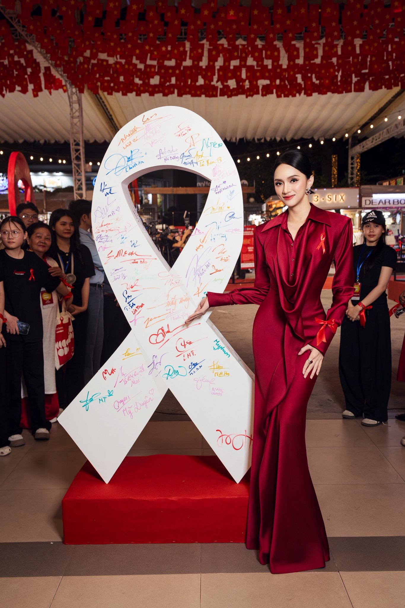 Hương Giang - H'Hen Niê sau 7 năm giờ ra sao?- Ảnh 3.