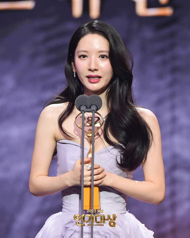 SBS Drama Awards 2025: Taxi Driver 3 càn quét loạt giải thưởng, Daesang danh giá là cái tên xứng đáng phong thần- Ảnh 3.