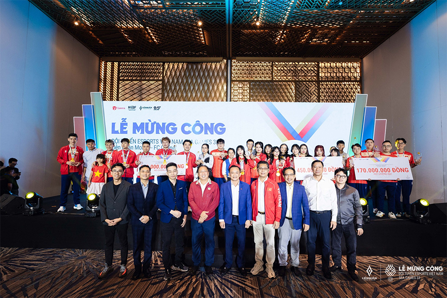 Garena Việt Nam trao tặng hơn 1 tỷ đồng cho các đội tuyển Esports đạt thành tích cao tại SEA Games 33 garena trao thuong