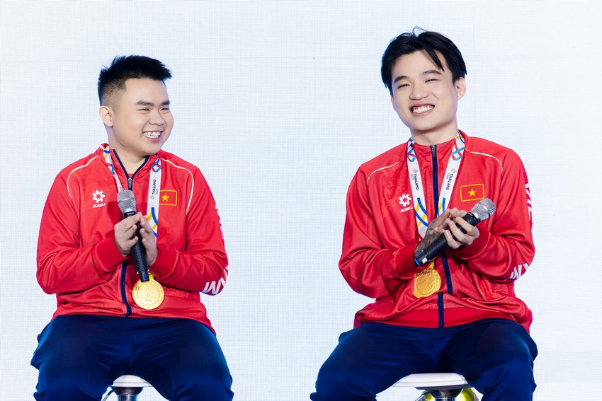 Garena Việt Nam trao hơn 1 tỷ đồng mừng công các đội tuyển Esports tại SEA Games 33 garrena 0901 4