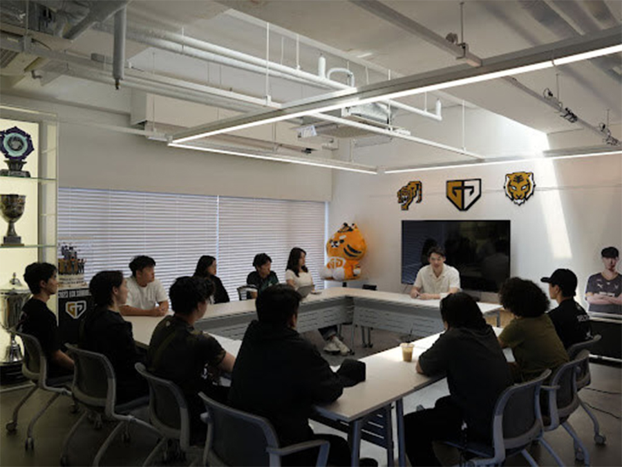 Thể thao đại học và Esports bắt tay, hình thành mô hình đào tạo game chuyên nghiệp tại Los Angeles geng arizona