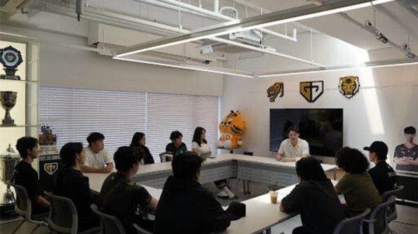 Thể thao đại học và Esports bắt tay, hình thành mô hình đào tạo game chuyên nghiệp tại Los Angeles geng arizonajpg