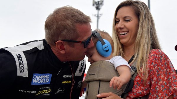 Vụ rơi máy bay rúng động Mỹ: Danh tính ngôi sao thể thao thiệt mạng cùng vợ và 2 con nhỏ chỉ vài ngày trước sinh nhật gettyimages 1328064879 1766113837198 17661138374361818894437