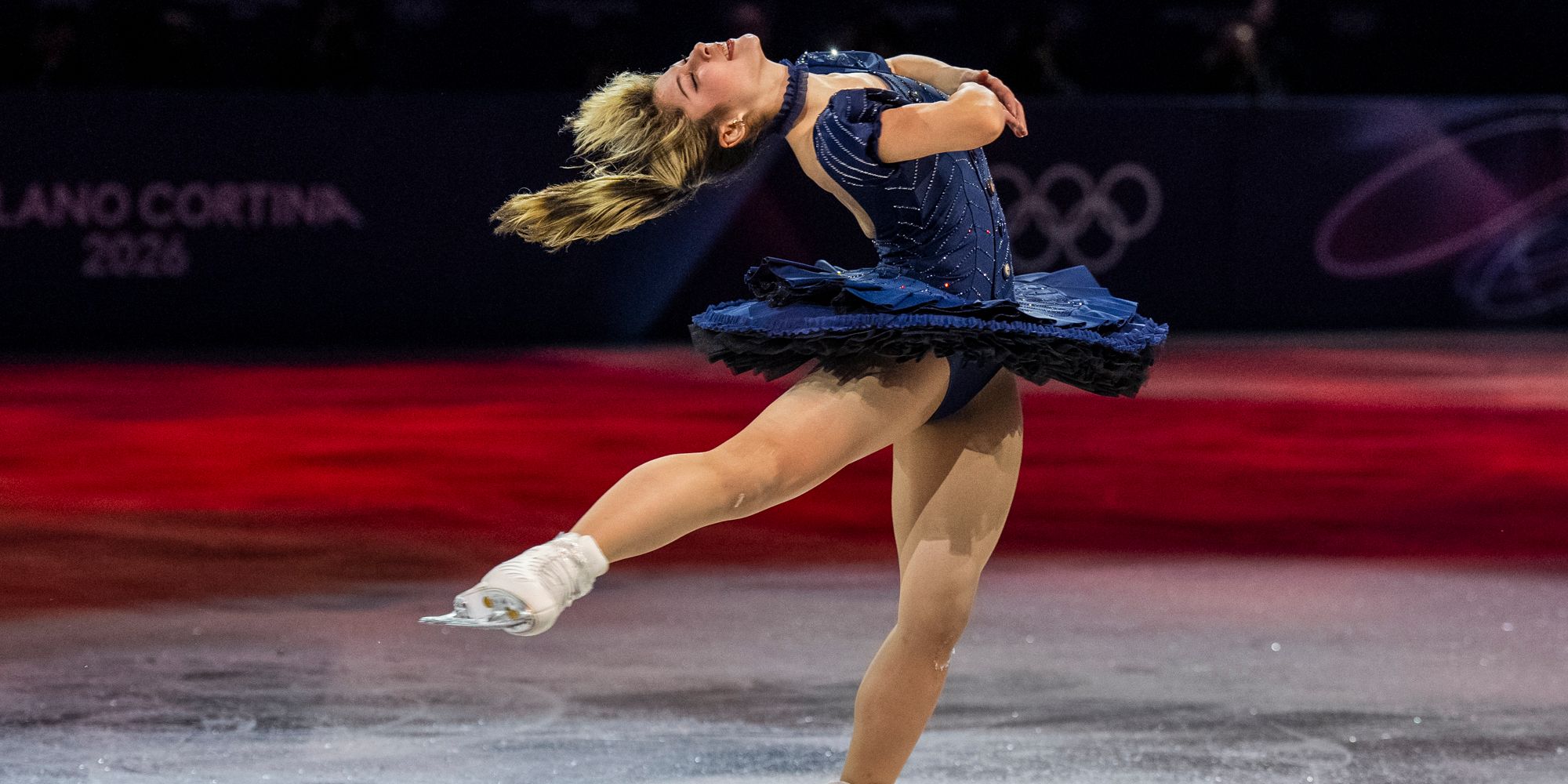 Vì sao cô gái với mái tóc nhuộm “không giống ai” này lại đang gây bão toàn cầu, lên MXH nào cũng thấy mặt?- Ảnh 5.