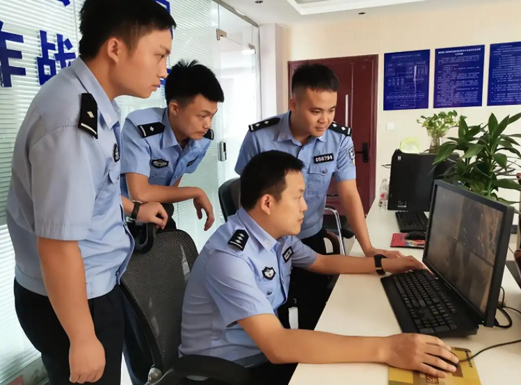 Phát hiện người đàn ông có hơn 261 tỷ đồng “tiền mặt” nhưng không dám tiêu, phải bán nhà, bán xe để trang trải cuộc sống- Ảnh 2. Phát hiện người đàn ông có hơn 261 tỷ đồng “tiền mặt” nhưng không dám tiêu, phải bán nhà, bán xe để trang trải cuộc sống- Ảnh 2.