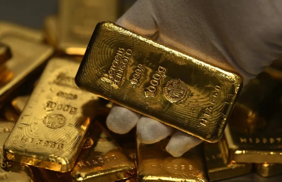 Giá vàng đột ngột sập mạnh không ngừng ở Việt Nam sau một quyết định của Tổng thống Trump- Ảnh 3.