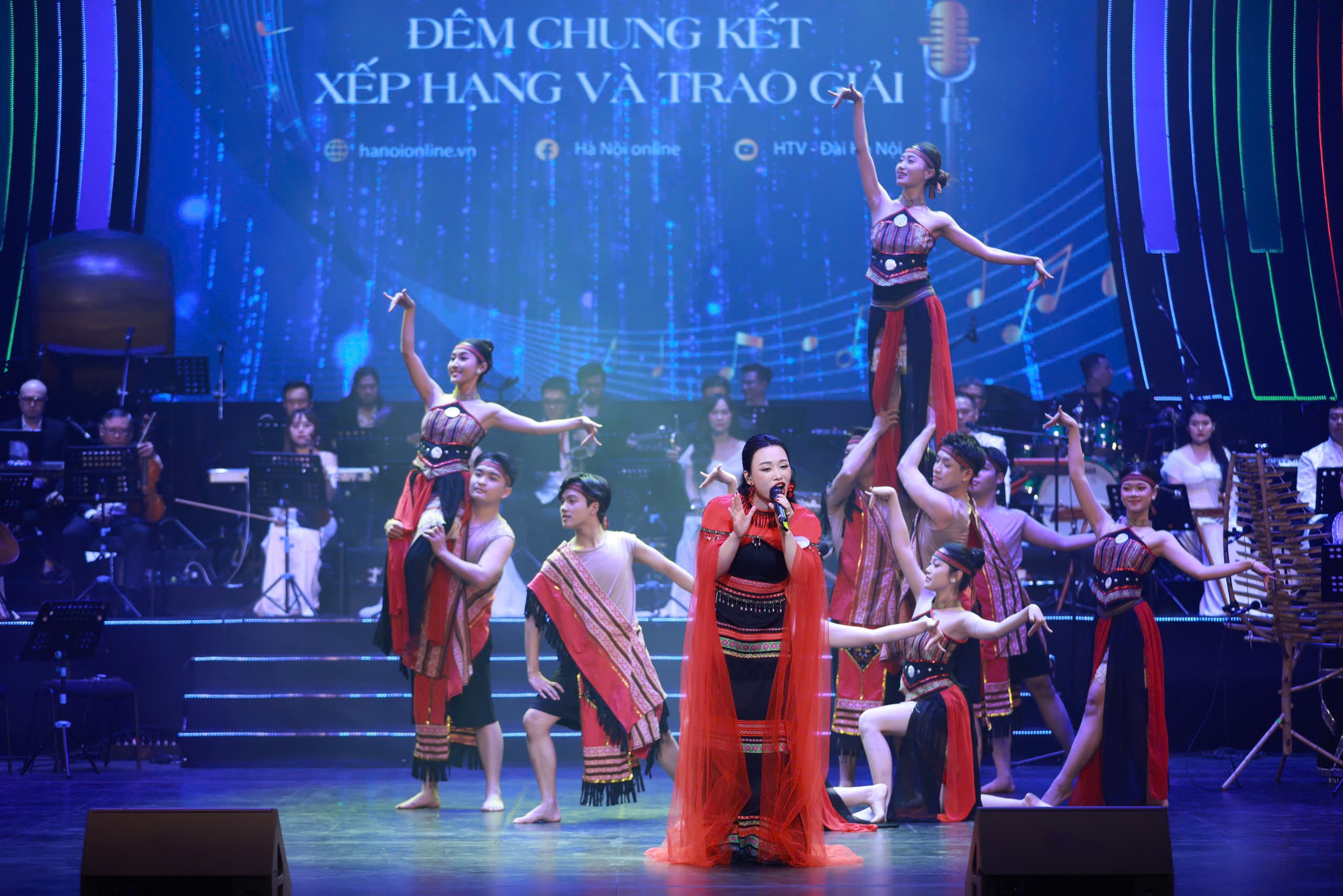 15 gương mặt trẻ tỏa sáng trong đêm chung kết Tiếng hát Hà Nội 2025 - 5