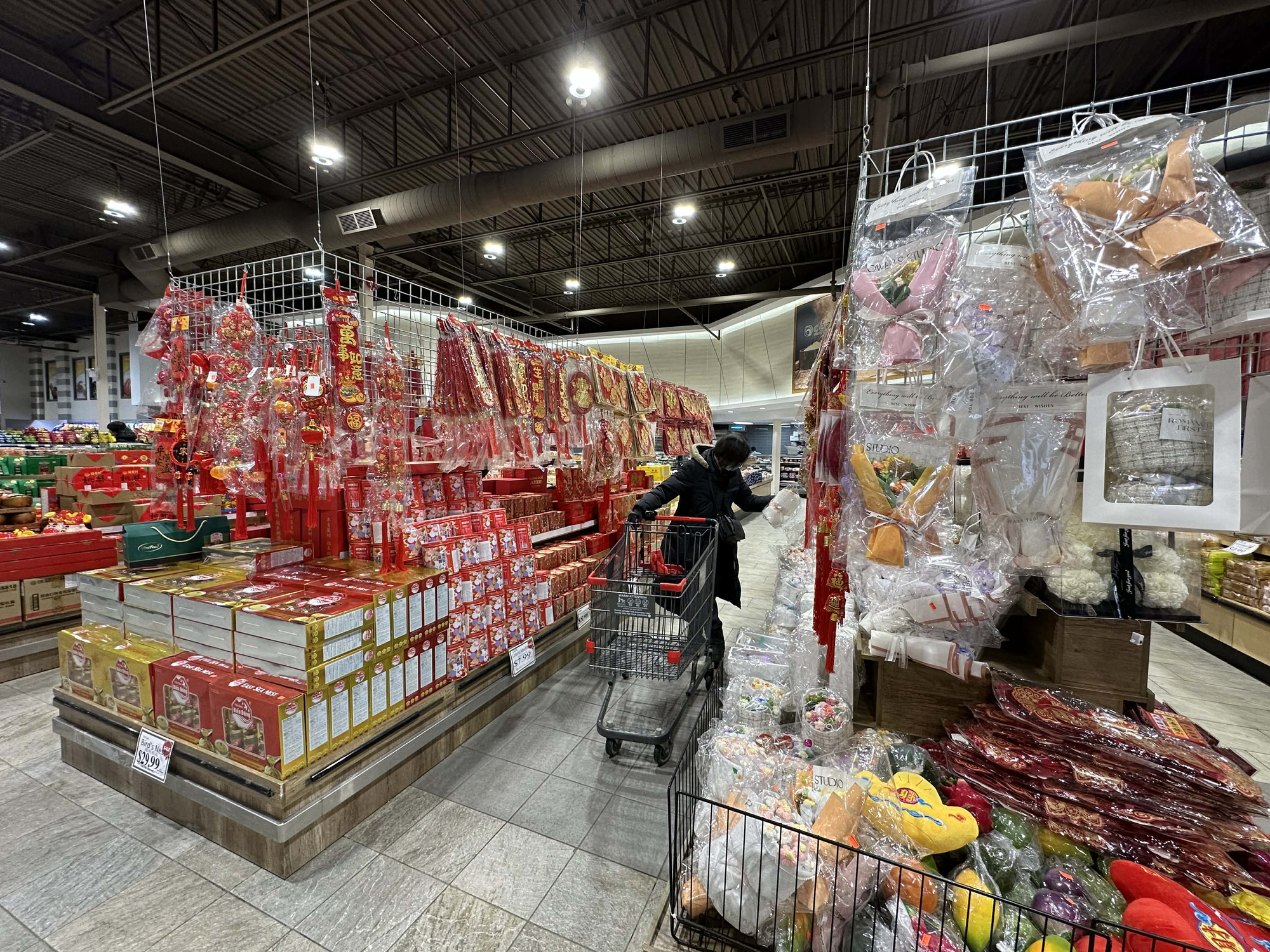 Người Việt ở nước ngoài đón Tết gần, lo liệu dài hơi- Ảnh 6.