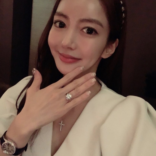 Vợ chồng tài tử Secret Garden đón Tết ở Phú Quốc, sắc vóc bà bầu gây ngỡ ngàng!- Ảnh 8.