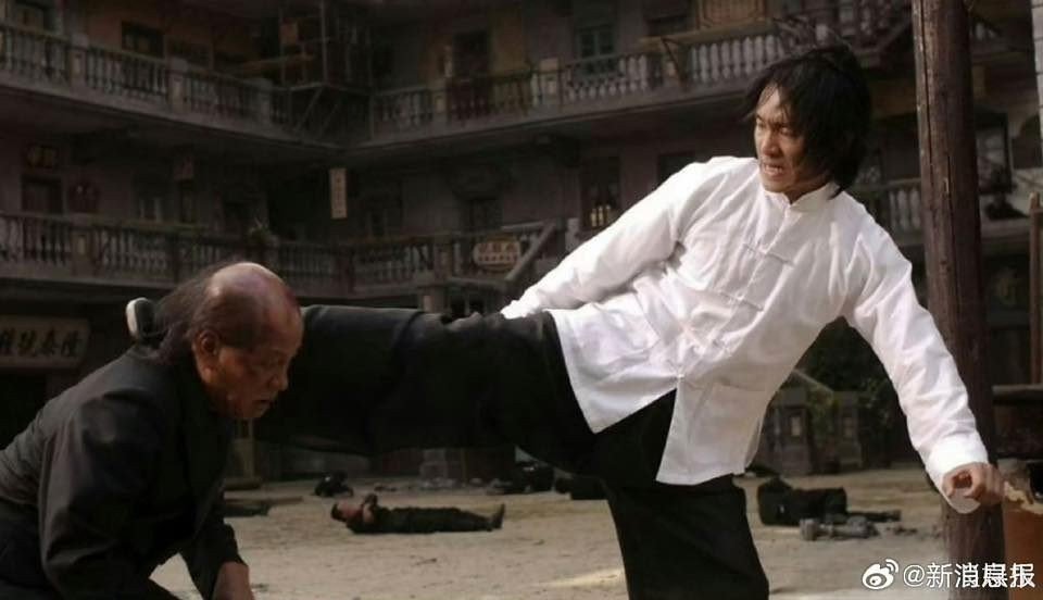 Vai Hỏa Vân Tà Thần trong Tuyệt đỉnh Kungfu giúp Lương Tiểu Long ghi dấu ấn sâu đậm.