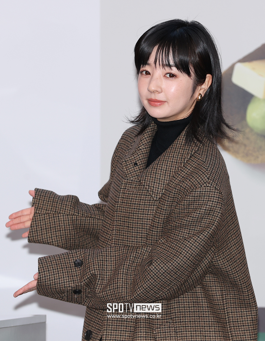 Nhóc tỳ 1 tuổi giàu nhất showbiz lần đầu dự sự kiện, visual mẹ bé gây sốc toàn cõi mạng- Ảnh 7.