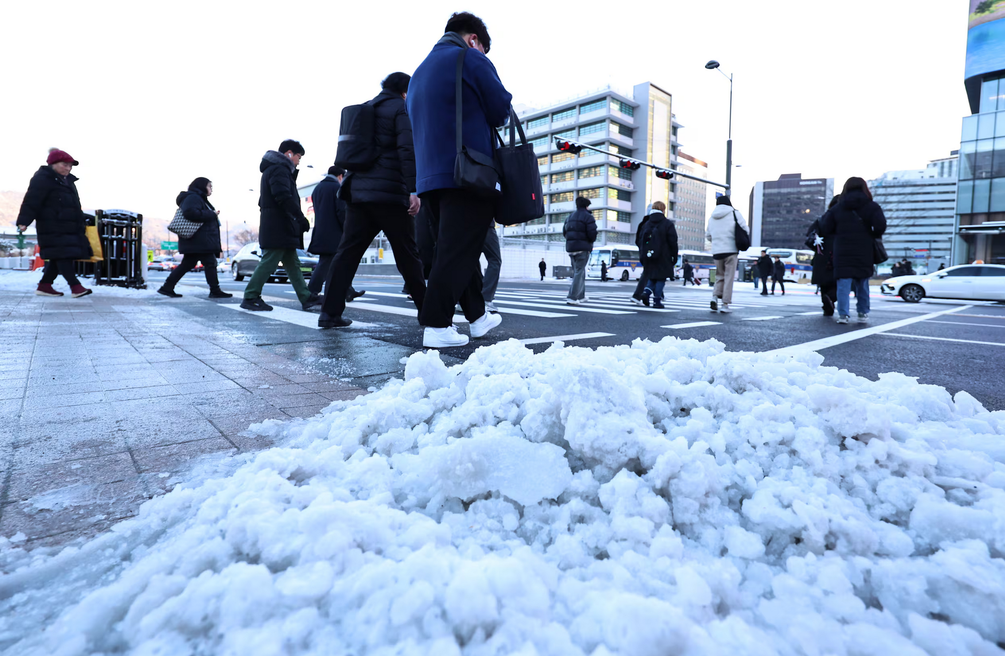 Tuyết rơi dày và rét đậm bao trùm Hàn Quốc- Ảnh 3.