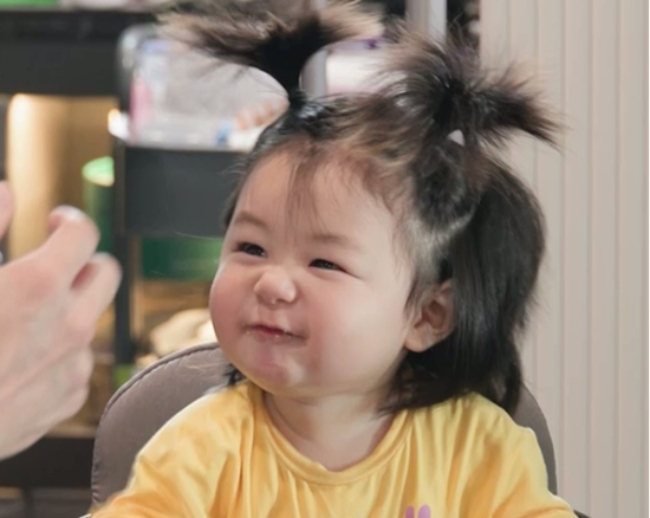 Sao nhí 1 tuổi thành người thừa kế đế chế 120 năm tuổi, visual đẹp chấn động!- Ảnh 5.