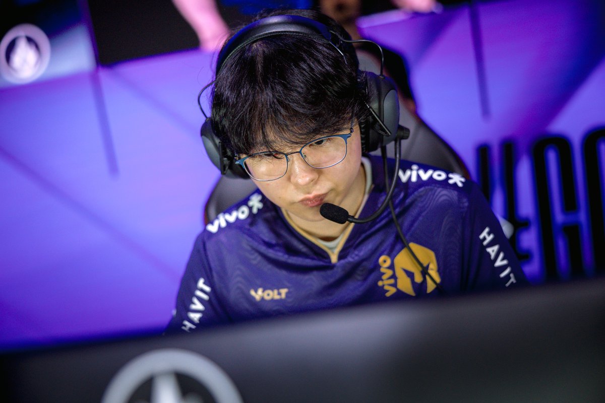 LMHT: Có phát biểu “phân biệt”, VKS MireU bị phạt tiền siêu khủng từ tổ chức và cả Riot