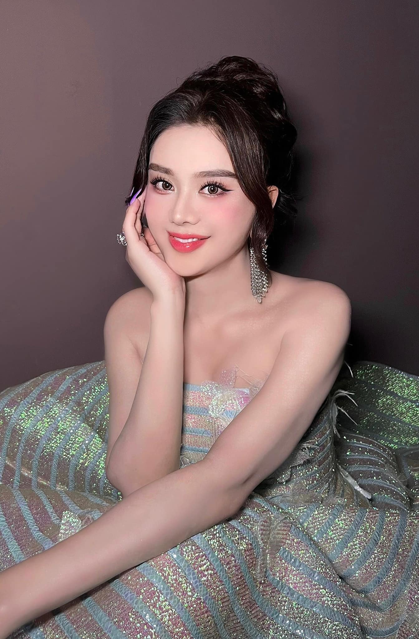 Lâm Khánh Chi được trả hơn 2 tỷ để hát đám cưới, từ chối gấp vì điều kiện đặt ra- Ảnh 3. Lâm Khánh Chi được trả hơn 2 tỷ để hát đám cưới, từ chối gấp vì điều kiện đặt ra- Ảnh 3.