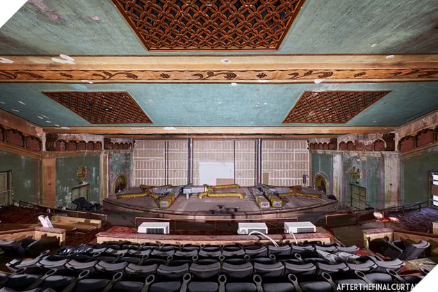 Hình ảnh về rạp chiếu phim có tuổi đời 100 năm - Highland Theatre.