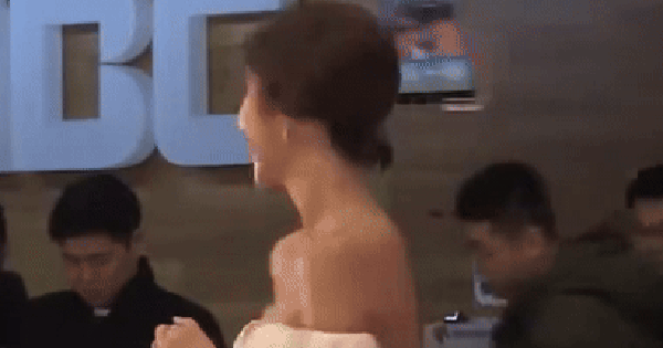 Biến căng 26 Tết: Tịch thu nhà 83 tỷ của nữ diễn viên bị chồng đại gia “cắm sừng” hj3 1770975388852934292470 0 0 215 410 crop 1770975400681368136565gifpng