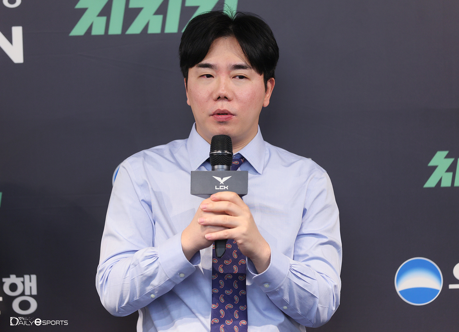 HLV HLE thừa nhận một sự thật cay đắng về