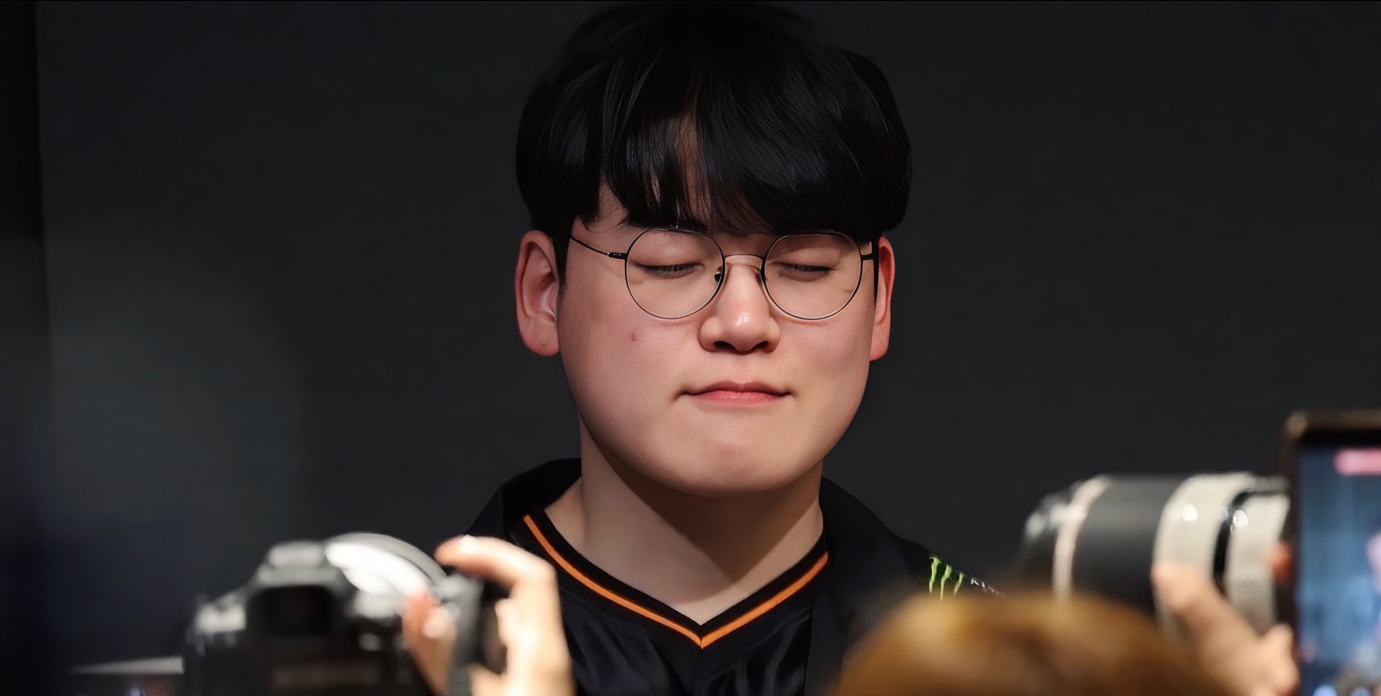 HLE lập luôn thành tích