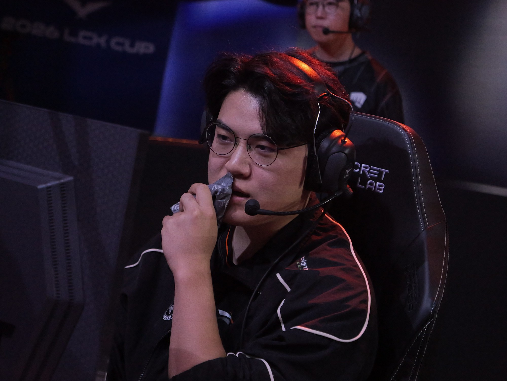 HLE thực chất lại là đội ít phải lo lắng tại