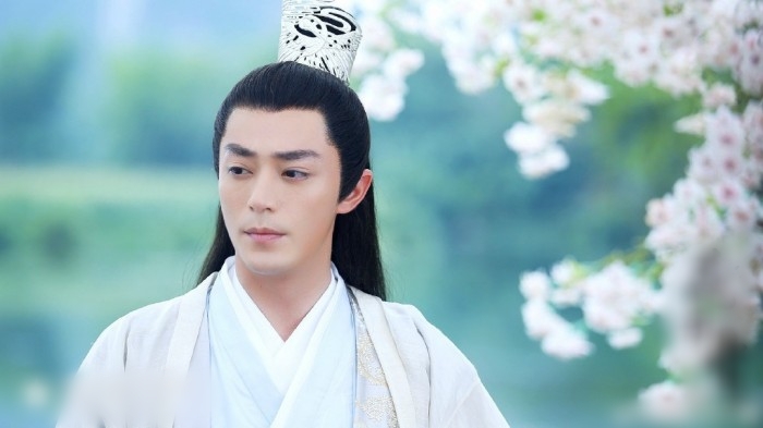 Trên đời có duy nhất 1 người cạo trọc đầu còn đẹp hơn khi có tóc, tất cả là nhờ khuôn mặt thiên tài- Ảnh 8.