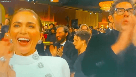 Không phải Lisa (BLACKPINK), đây mới là mỹ nhân hot nhất Quả Cầu Vàng 2026: Vừa xuất hiện đã khiến loạt sao hạng A phát cuồng- Ảnh 2.