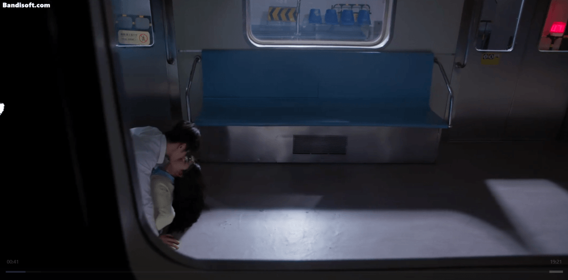 Phim Trung Quốc điên nhất vũ trụ ngôn tình đây rồi: Cặp chính hôn hít phát ngượng, ai xem cũng phải che mặt- Ảnh 2.