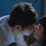 Phim Trung Quốc điên nhất vũ trụ ngôn tình đây rồi: Cặp chính hôn hít phát ngượng, ai xem cũng phải che mặt honeycam 2026 01 24 00 48 58 17692233327291549567436 26 49 468 893 crop 1769223377553190737329gifpng