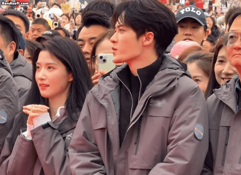 Cặp đôi này yêu nhau là cái đẹp được đặt đúng chỗ: Nhà gái là mỹ nhân trong tranh, nhà trai visual vô thực- Ảnh 1.