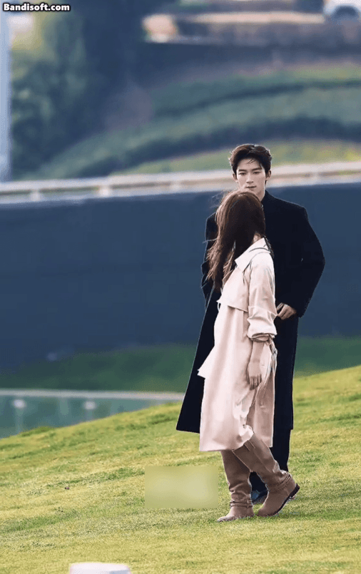 Tại sao đến tận 2026 cặp đôi này mới dính vào nhau vậy: Nhà gái là thiên thần tuyết, nhà trai đẹp chấn động- Ảnh 2.