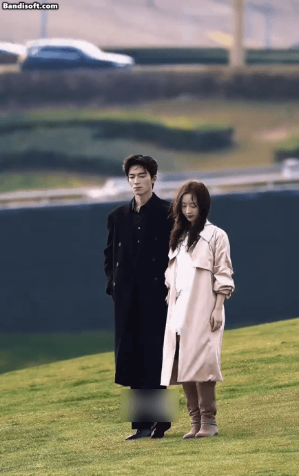 Tại sao đến tận 2026 cặp đôi này mới dính vào nhau vậy: Nhà gái là thiên thần tuyết, nhà trai đẹp chấn động- Ảnh 1.