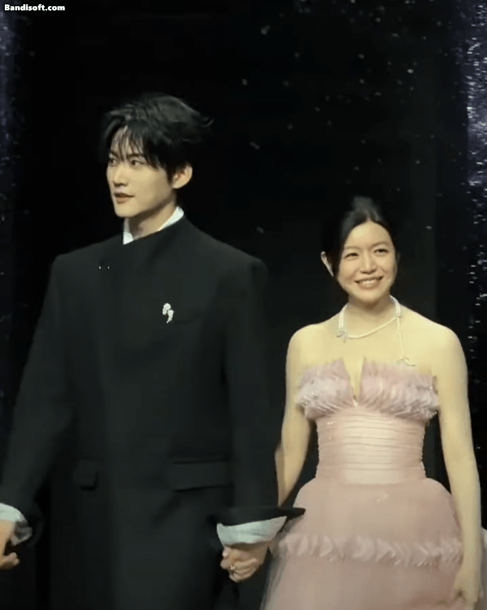 Có mỹ nhân 42 tuổi nào mơn mởn như quả đào mật thế này không: Đẹp không tả nổi, nhìn tưởng đâu thiếu nữ- Ảnh 8.