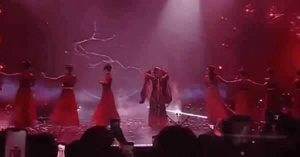 Khen mỹ nhân này đẹp nhất Tết 2026 có quá không trời: Visual nét căng đã con mắt, ngắm xong may mắn cả năm honeycam 2026 02 16 10 44 02 1771216220582930242918 54 0 479 812 crop 1771216236427201225071gifpng