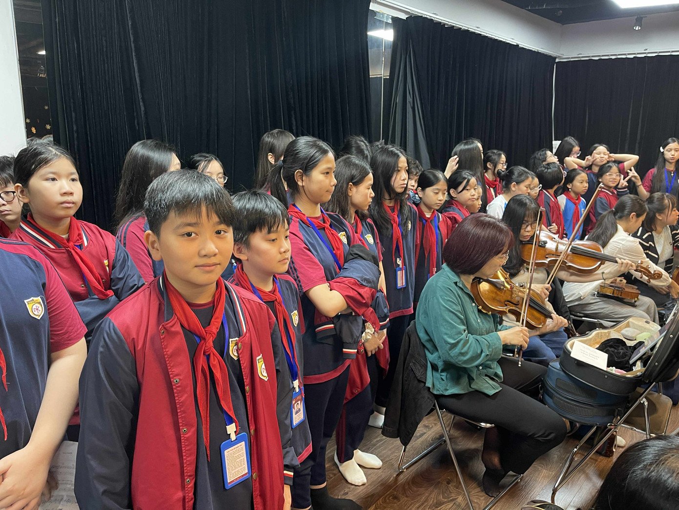 hop-xuong-1-1767087719-642-width1390height1043 Dàn hợp xướng 50 học sinh ở Hà Nội sốc tâm lý sau vụ hủy đêm nhạc - 1