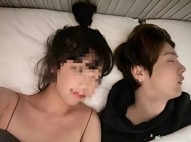 Không cứu nổi Lộc Hàm: Lộ thêm ảnh thân mật với