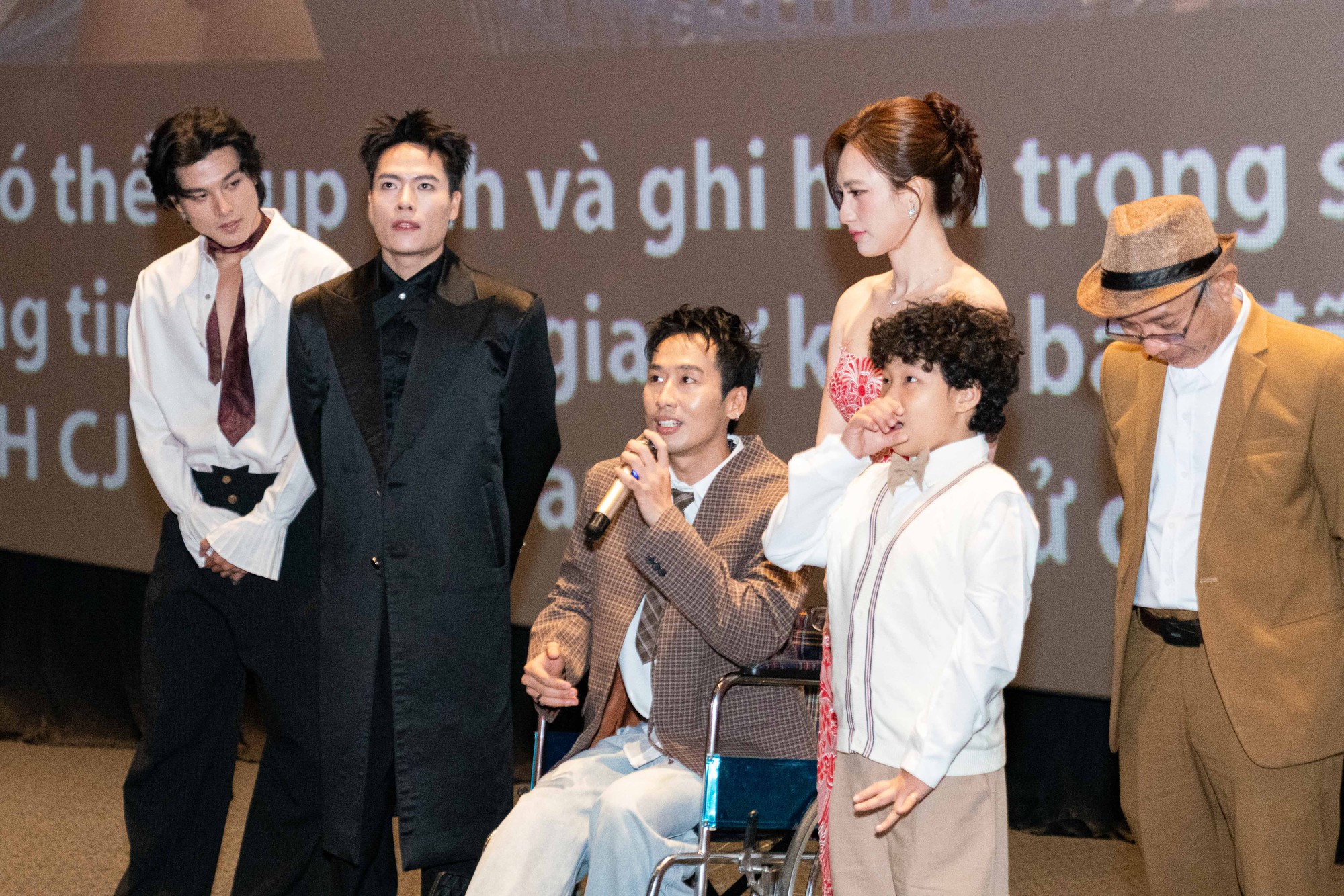 Tuấn Trần - Phương Anh Đào đến mức này rồi sao?- Ảnh 1.