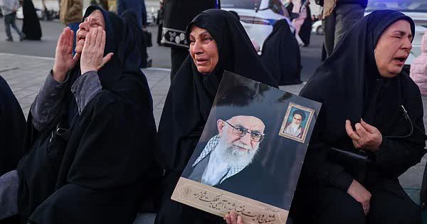 Iran tuyên bố quốc tang 40 ngày sau khi Lãnh tụ tối cao qua đời httpdocafpcom99ed46d 17723530691831211428129 0 0 375 600 crop 1772353073768866447138jpeg